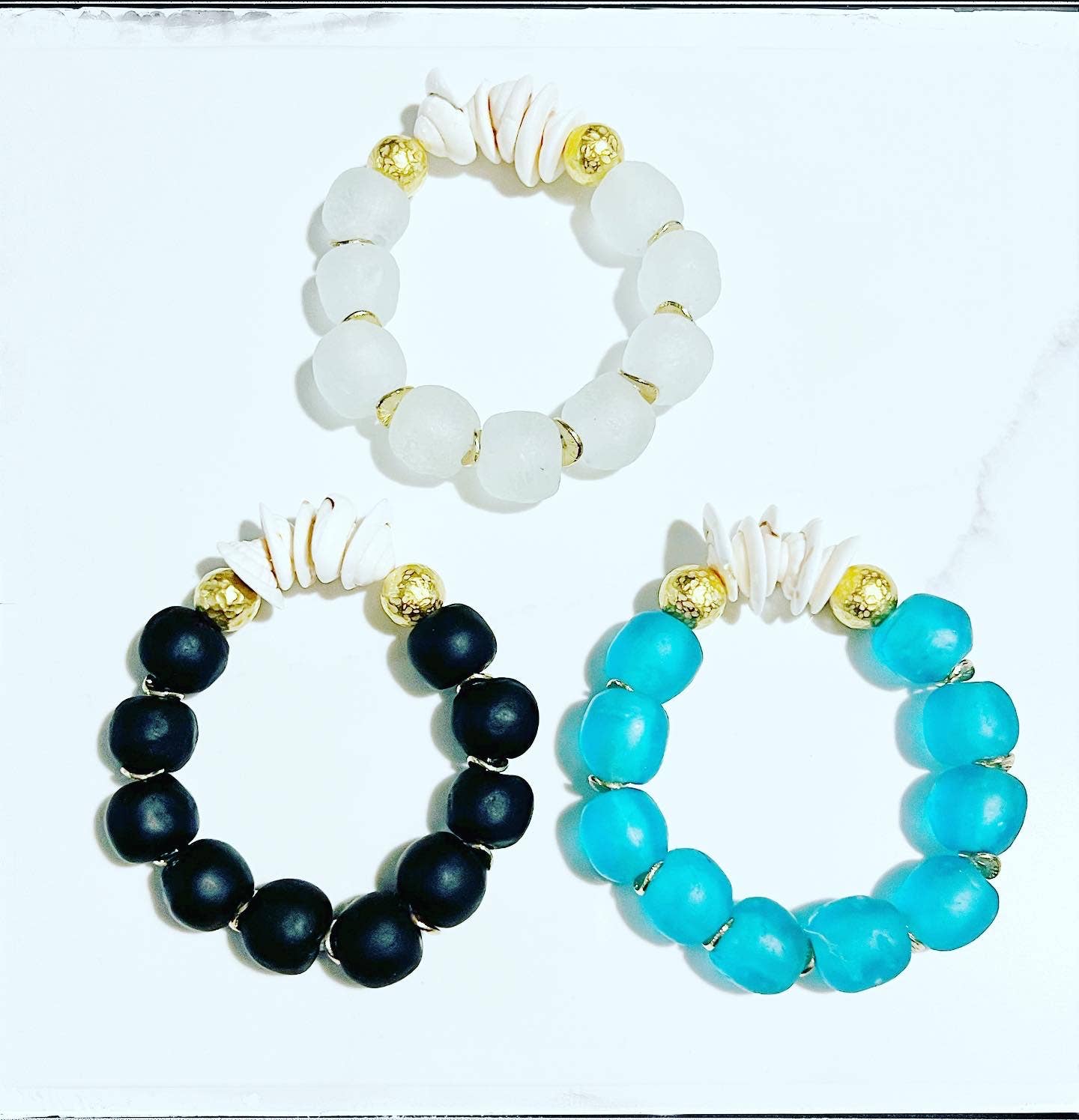 Natural Shell & Recycled Glass Bead Stretch Bracelet- Blue