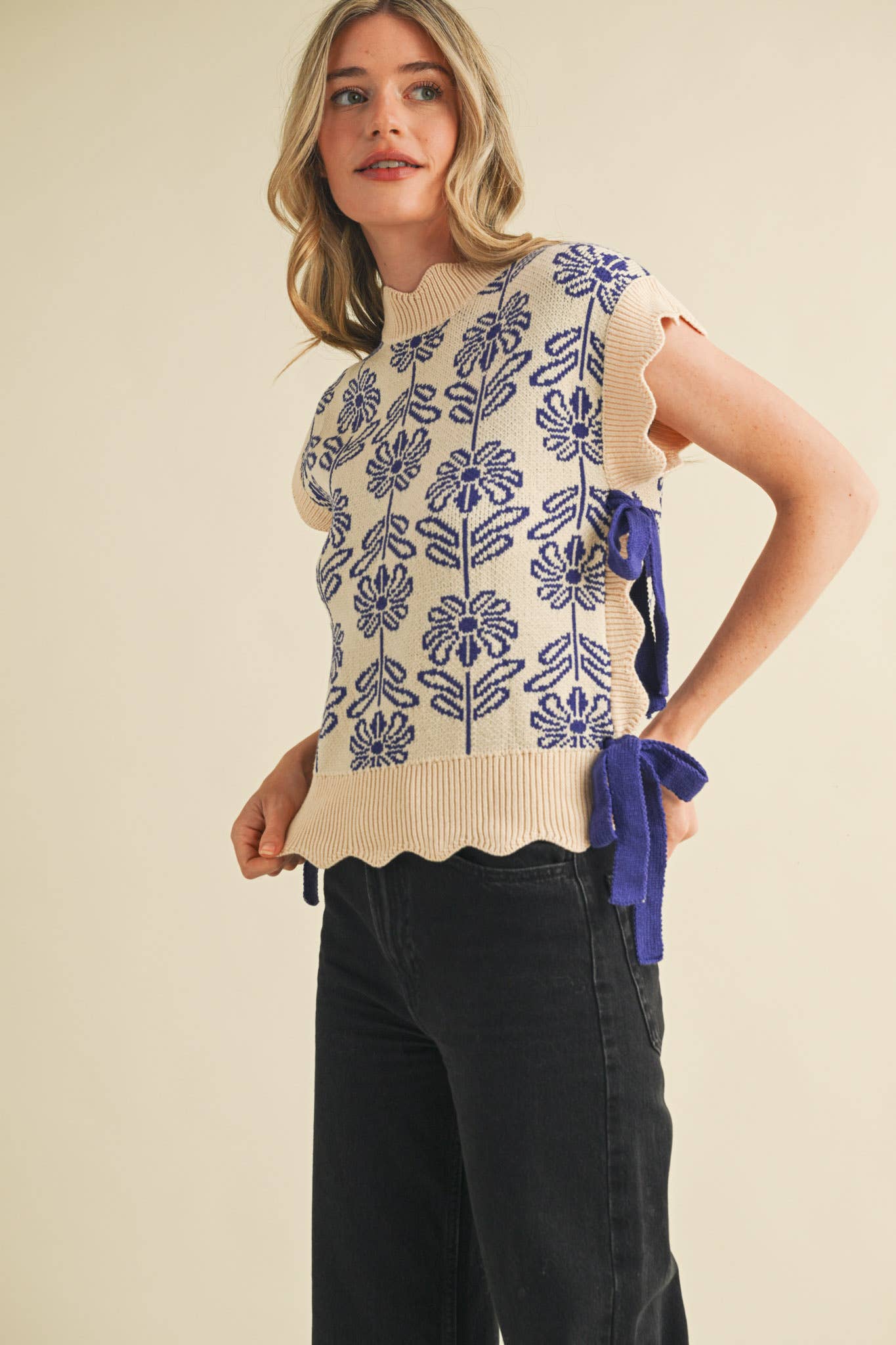 MOCK NECK FLORAL SWEATER VEST MSW10743