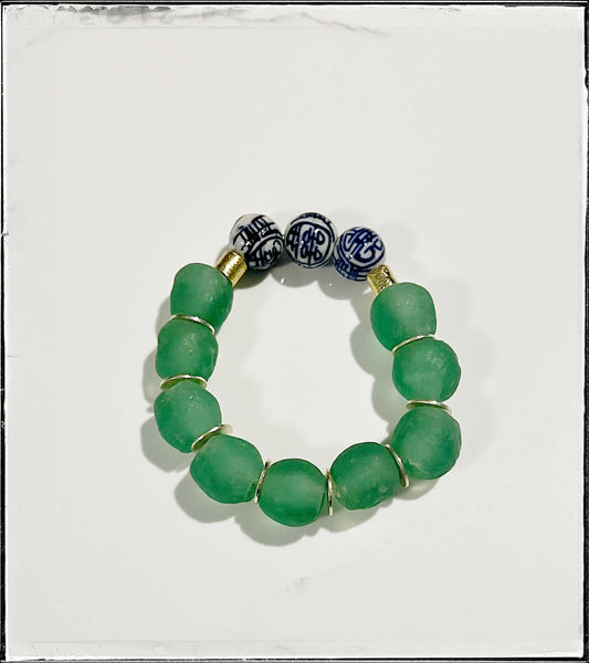 Recycled Glass & Chinoiserie Bead Stretch Bracelet- Green