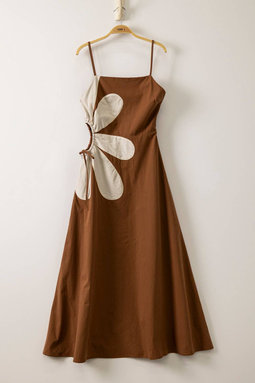 Side Cutout Floral Detail Resort Midi Dress