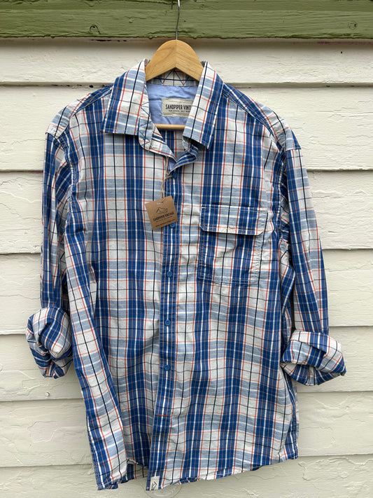 Happiness Comes in Waves Coastal Button-Down Size M